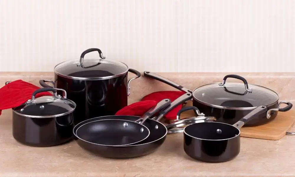 Essentials Cookware and Bakeware