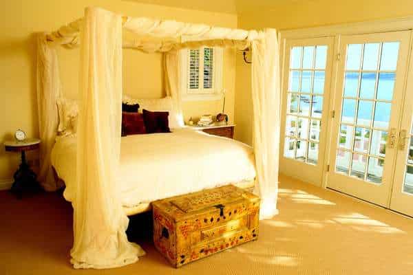 Different Types of Beds Canopy Bed
